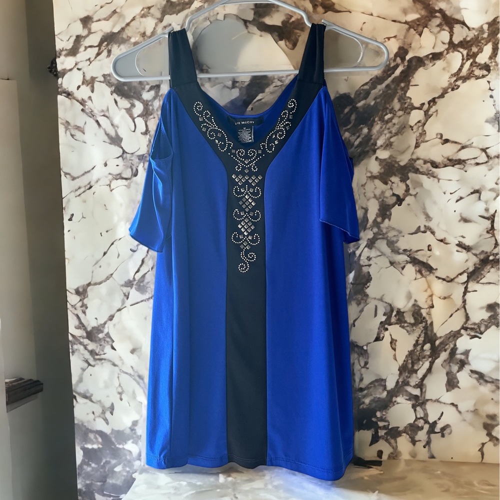 Cold Shoulder Top, Medium